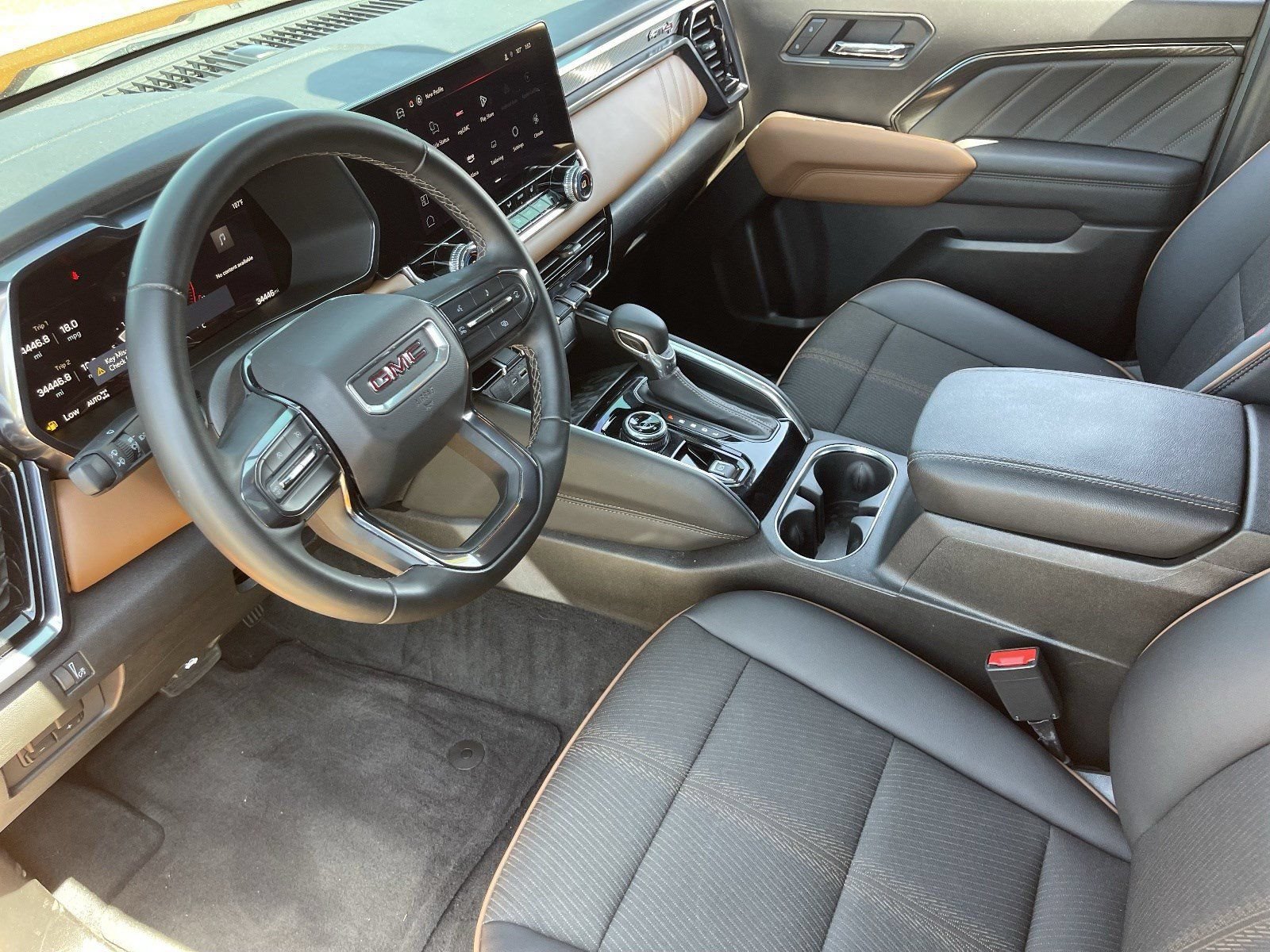 2025 GMC Canyon AT4 - Photo 19