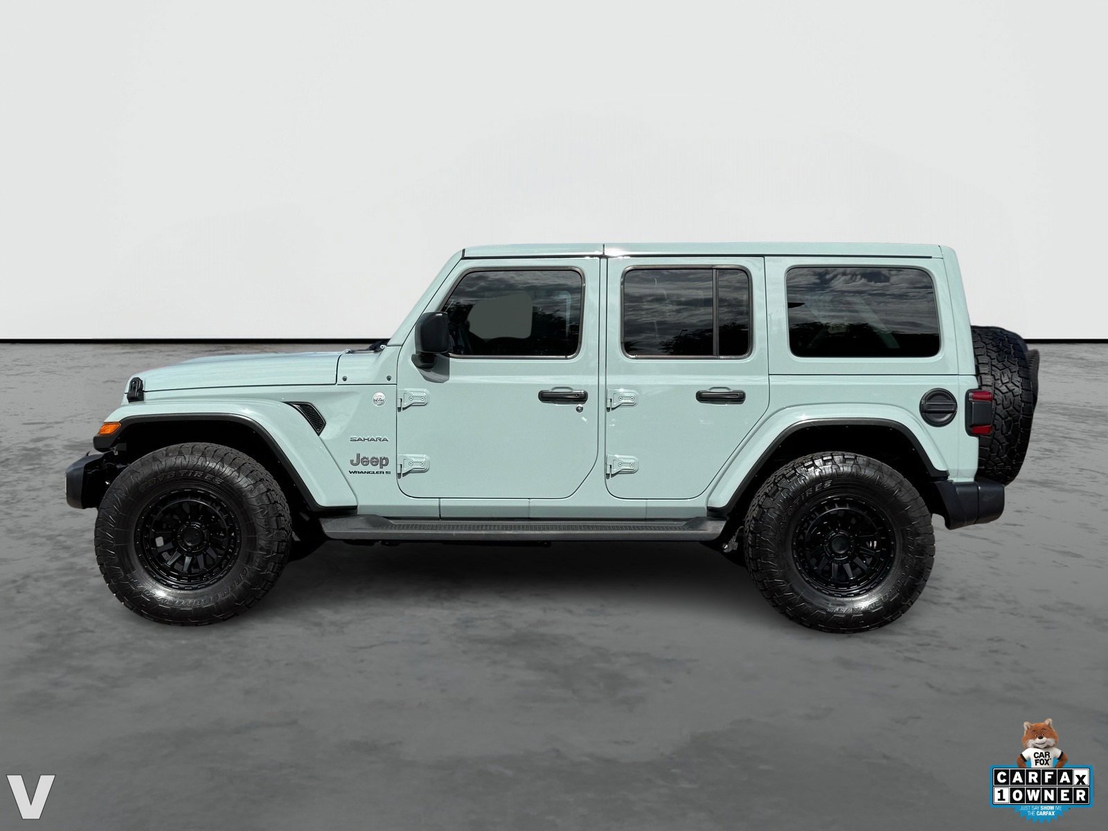 2024 Jeep Wrangler Sahara photo 2