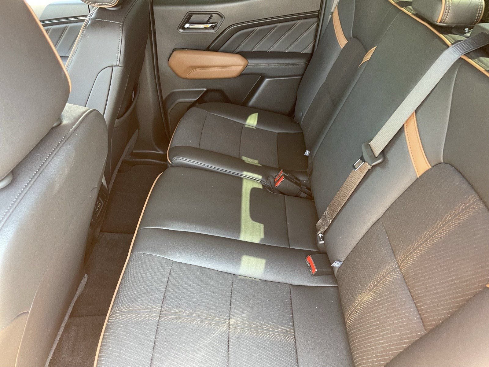 2025 GMC Canyon AT4 - Photo 18