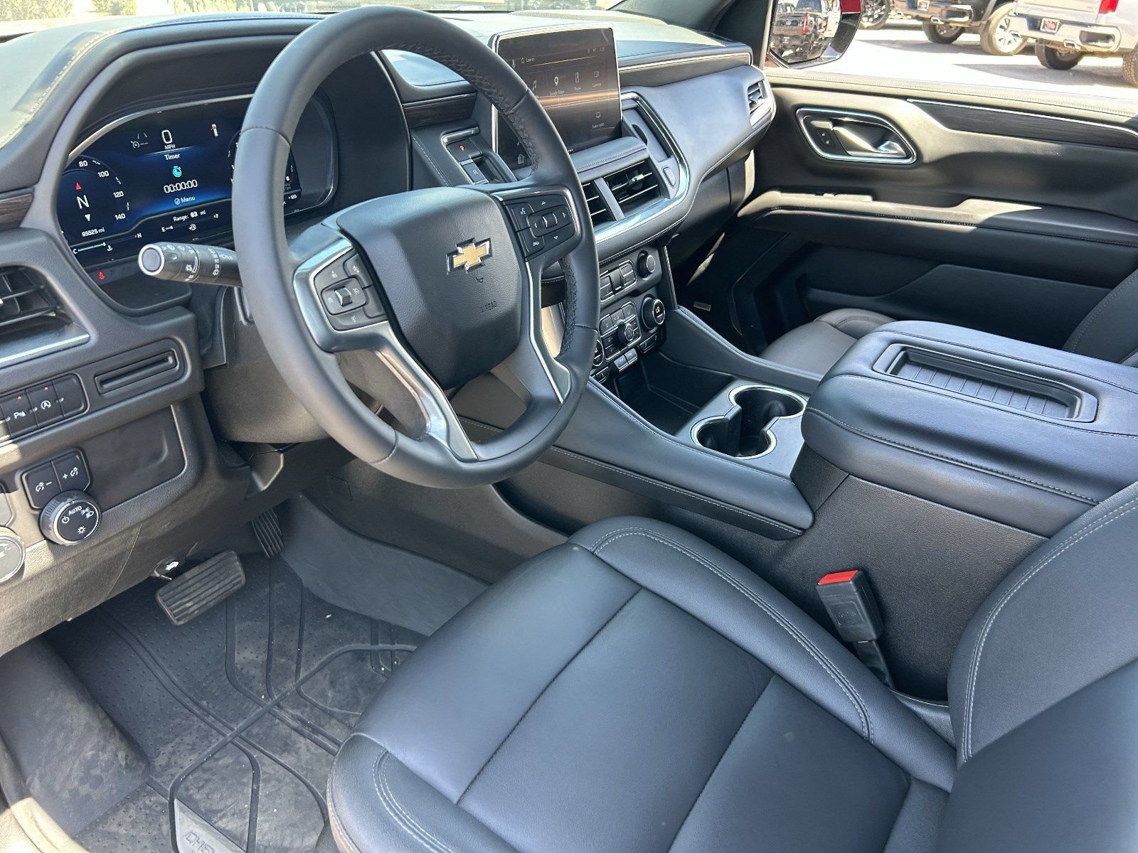 2024 Chevrolet Suburban LT - Photo 25