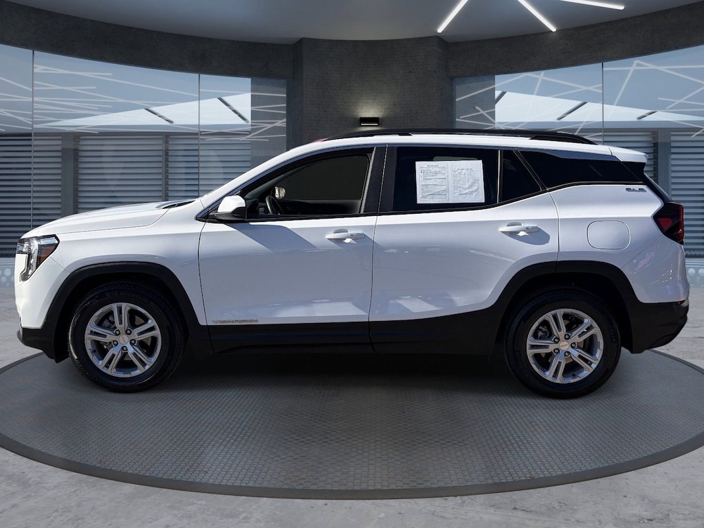 Used 2024 GMC Terrain SLE SUV