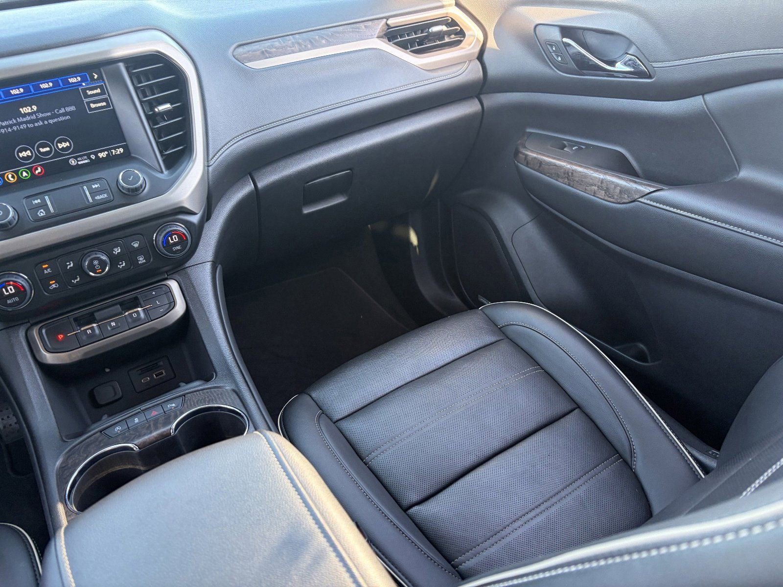 2023 GMC Acadia Denali - Photo 17