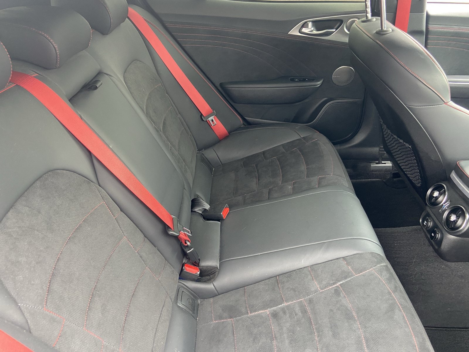 2023 Kia Stinger GT2 - Photo 14