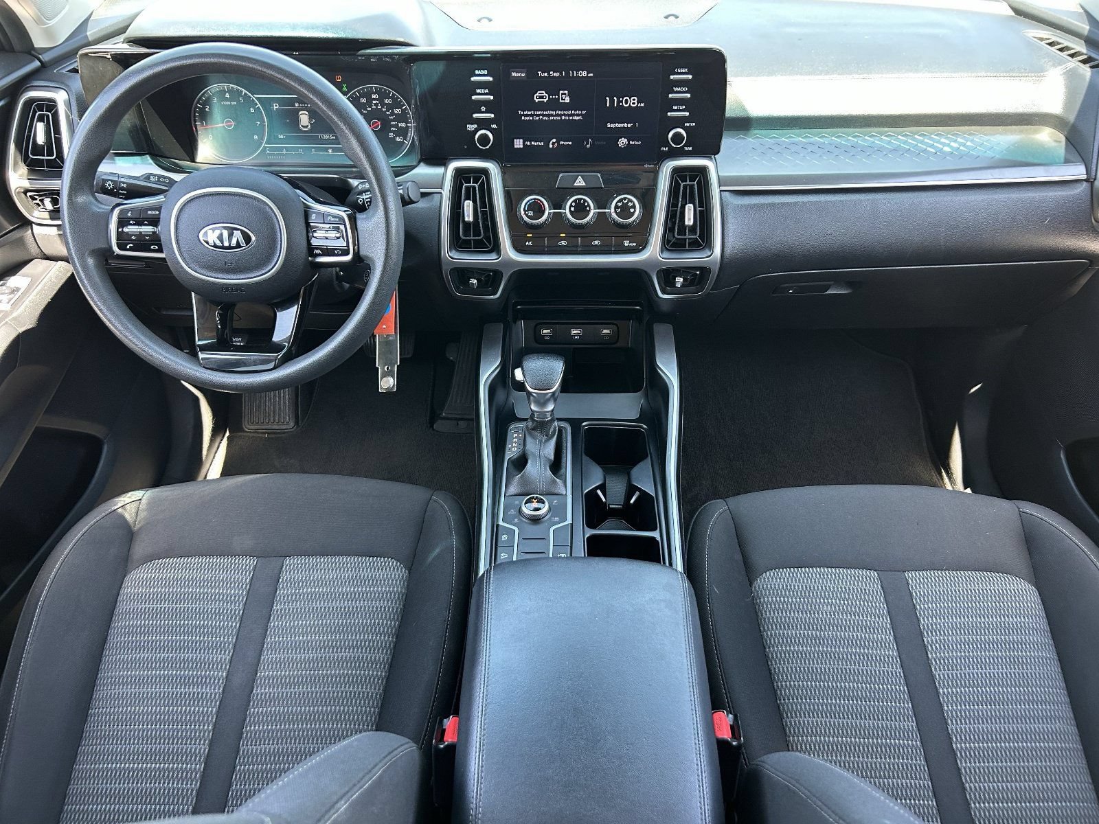 2021 Kia Sorento LX - Photo 16
