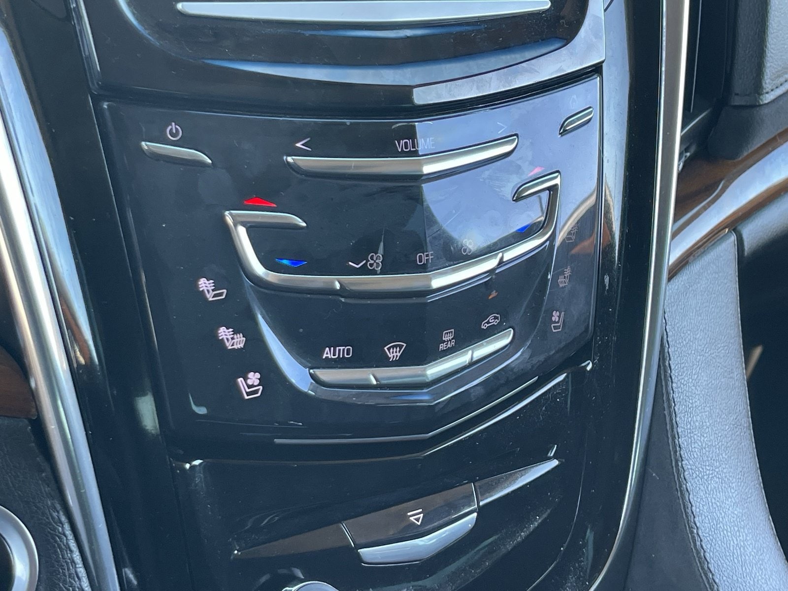 2018 Cadillac Escalade Premium Luxury - Photo 28