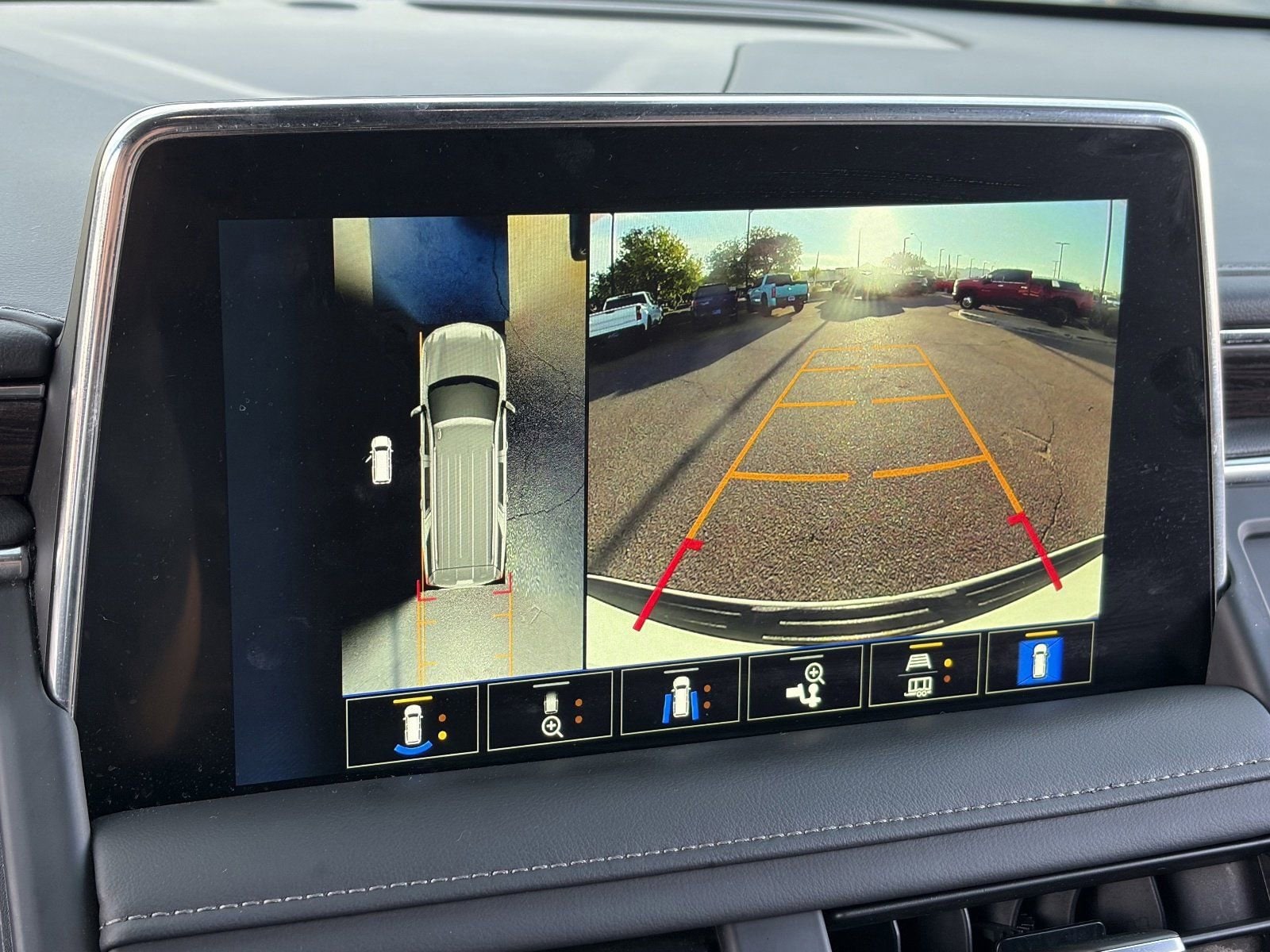 2023 Chevrolet Suburban Z71 - Photo 28