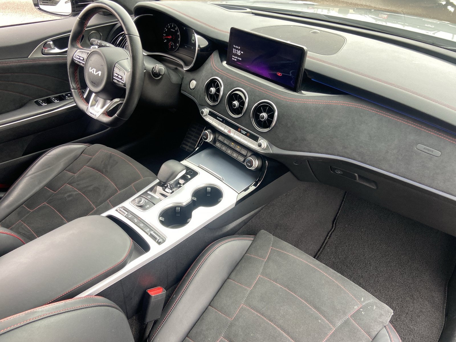 2023 Kia Stinger GT2 - Photo 13