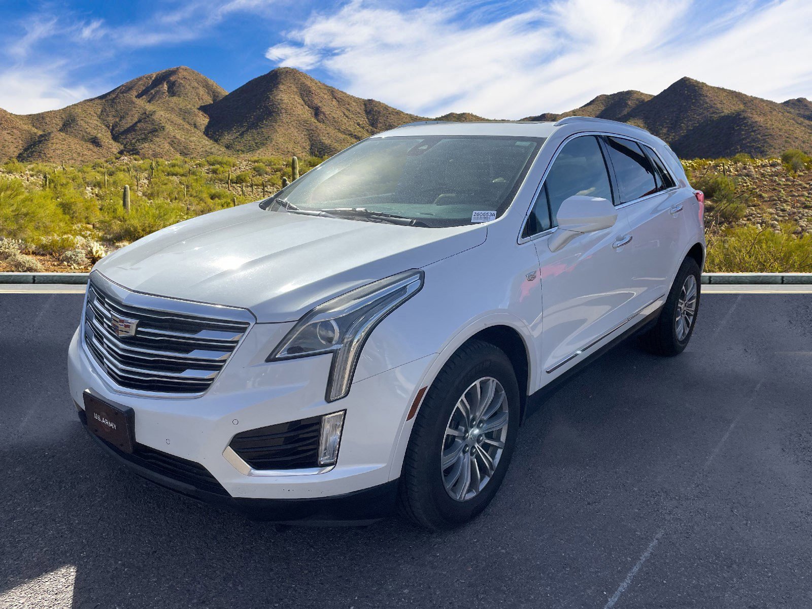 2017 Cadillac XT5 Luxury photo 2