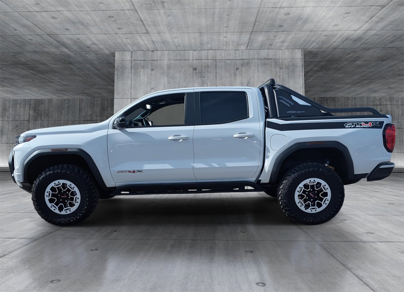 2023 Gmc Canyon AT4X photo 2