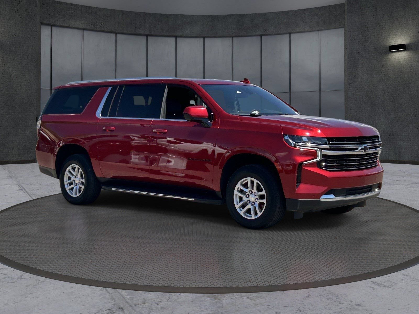 2024 Chevrolet Suburban LT - Photo 8