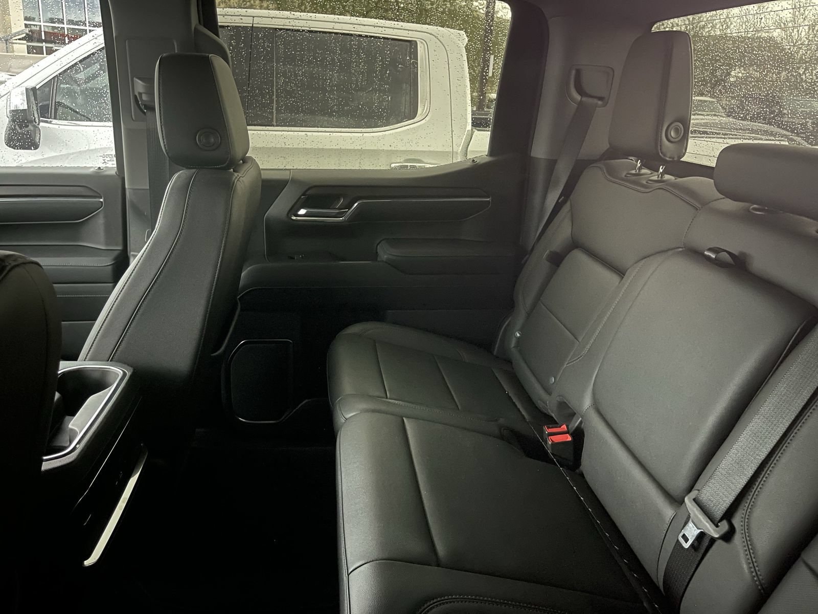 2023 GMC Sierra 1500 SLT - Photo 9