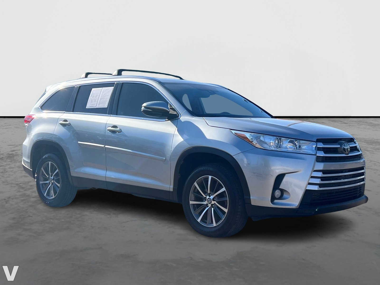 Image 9 of 2019 Toyota Highlander SE SUV