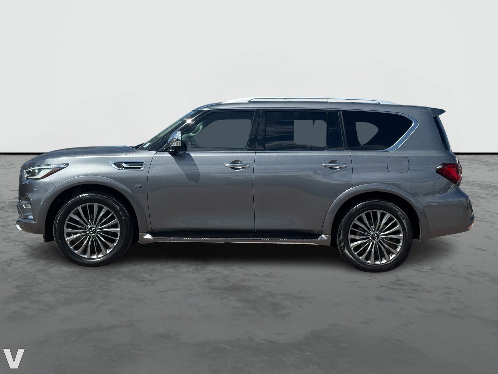 2019 Infiniti QX80 Luxe photo 2