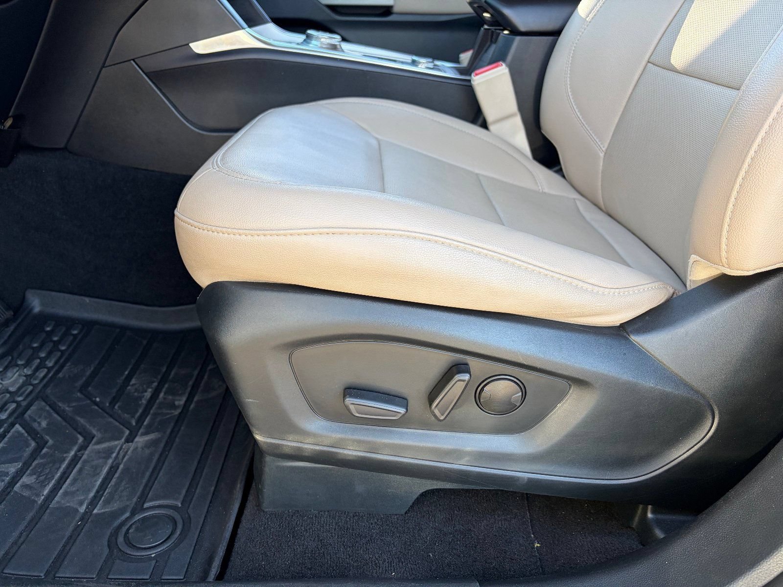 2024 Ford Explorer Limited - Photo 22