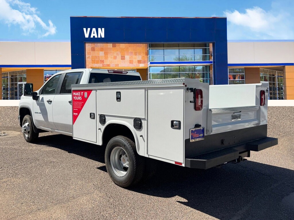 New 2025 Chevrolet Silverado 3500 HD Chassis Cab Work Truck Truck Crew Cab