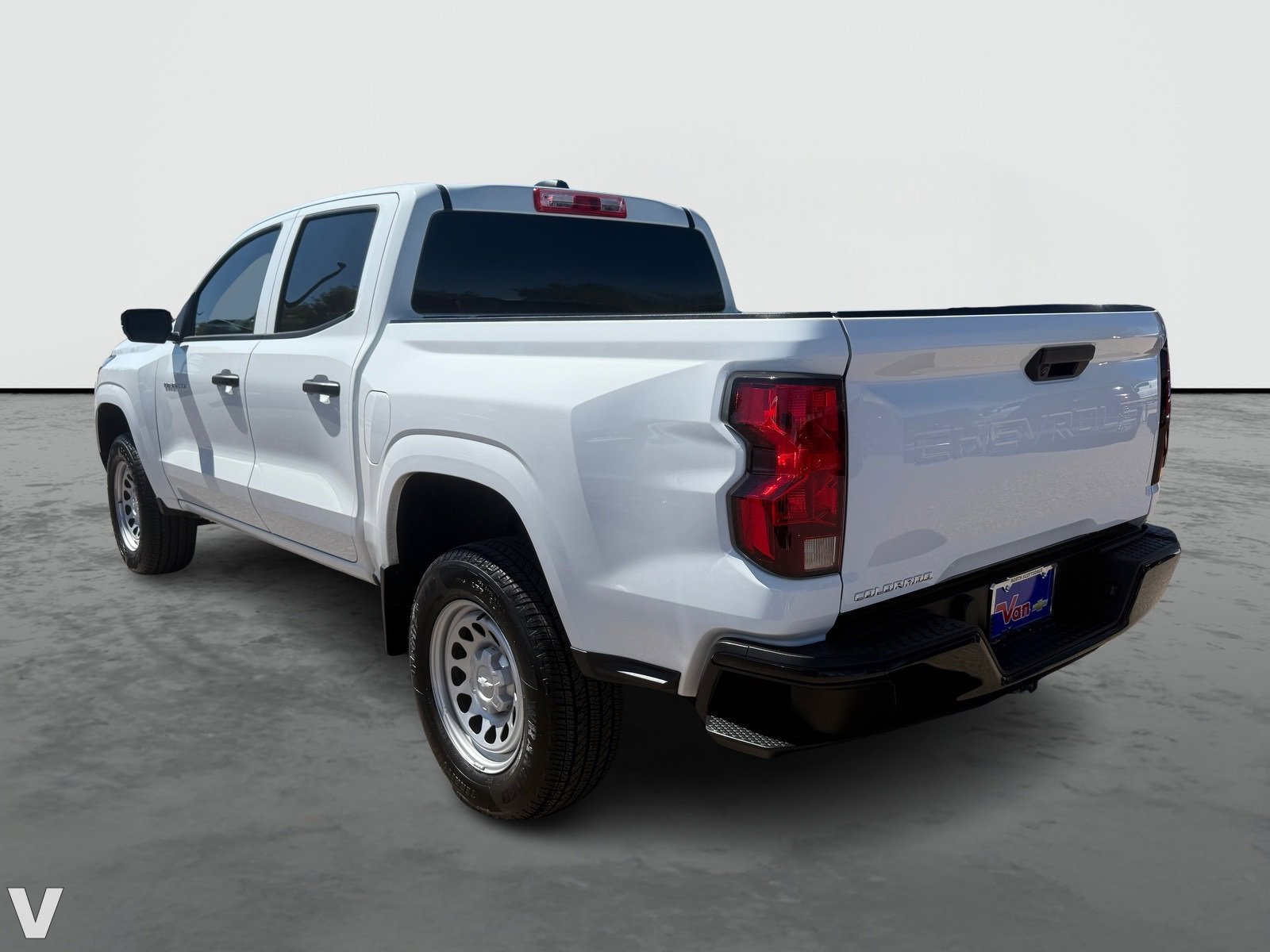 2024 Chevrolet Colorado photo 3