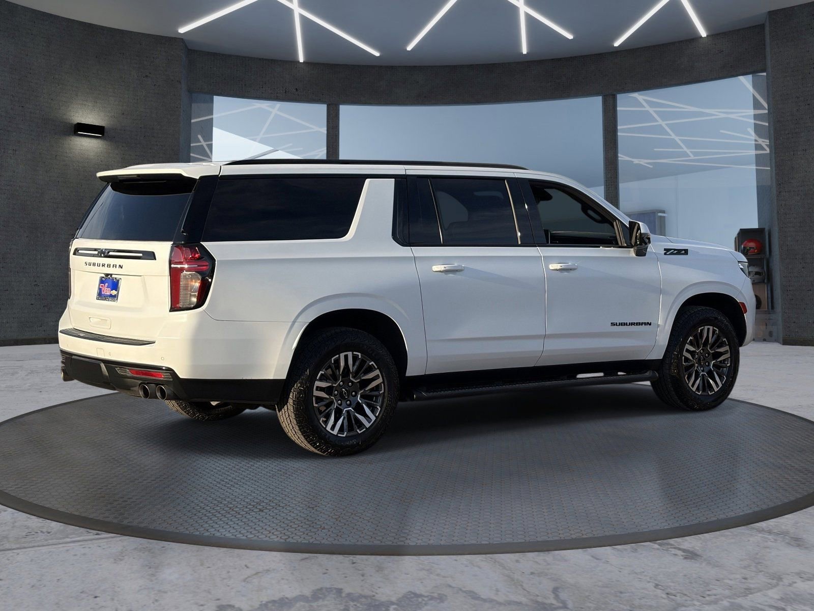 2023 Chevrolet Suburban Z71 - Photo 6