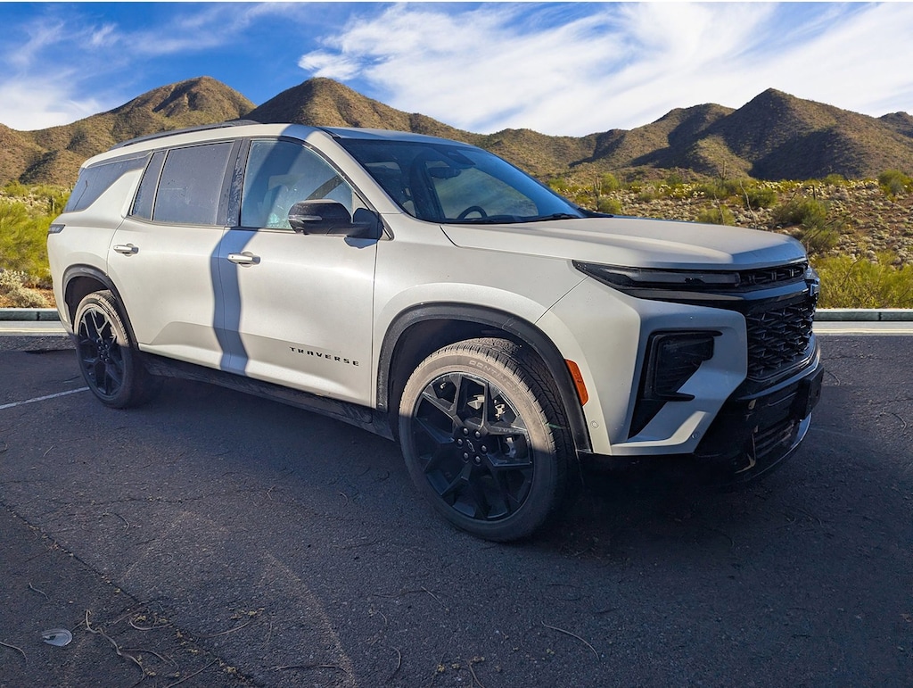 Used 2024 Chevrolet Traverse RS SUV
