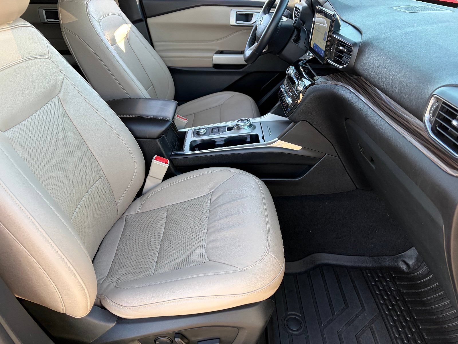 2024 Ford Explorer Limited - Photo 12