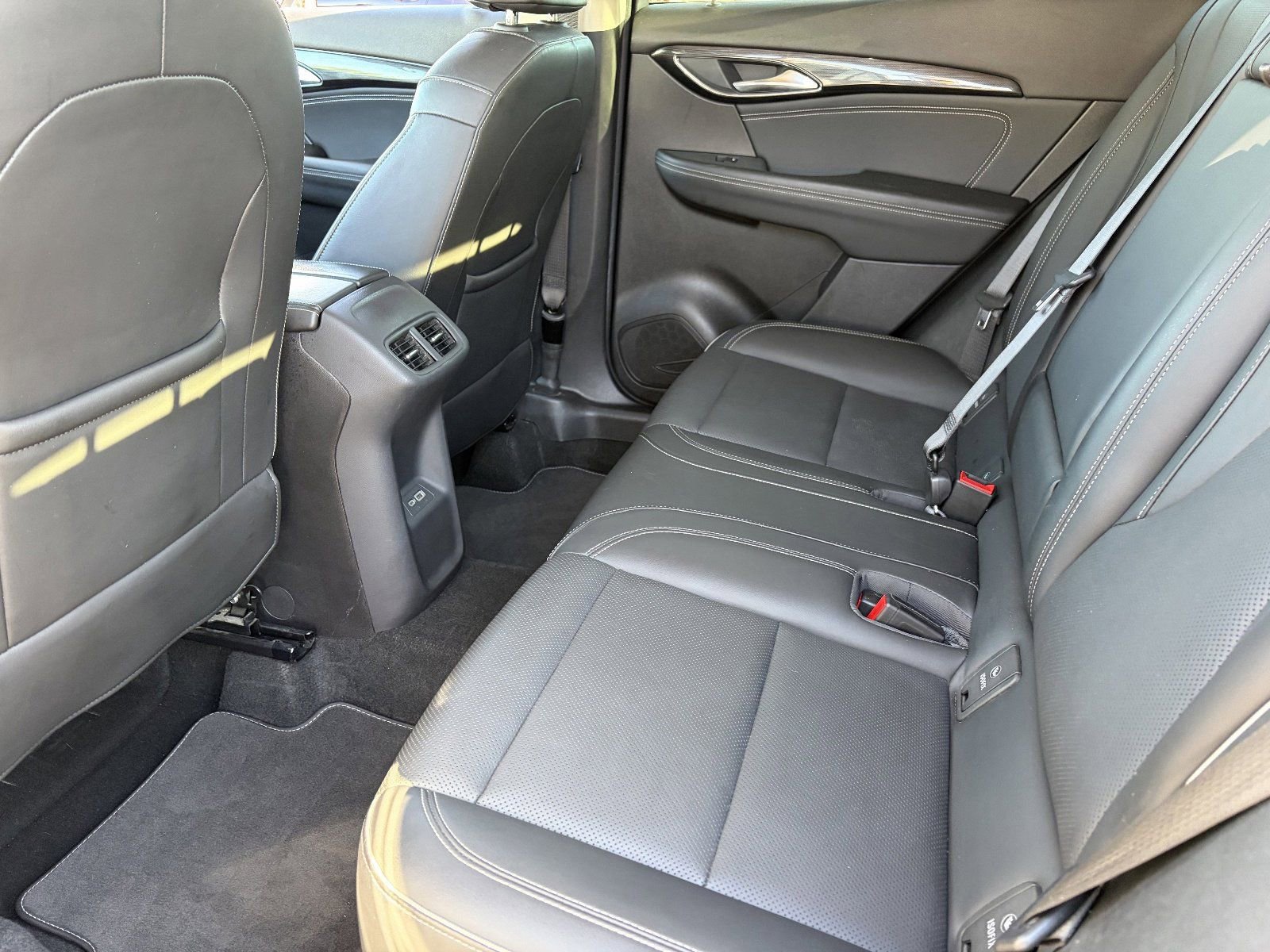 2022 Buick Envision Essence - Photo 18