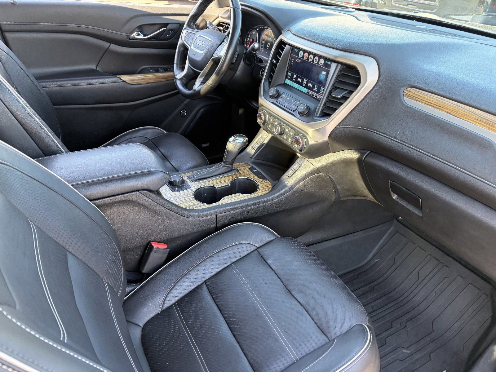 2019 GMC Acadia Denali - Photo 13