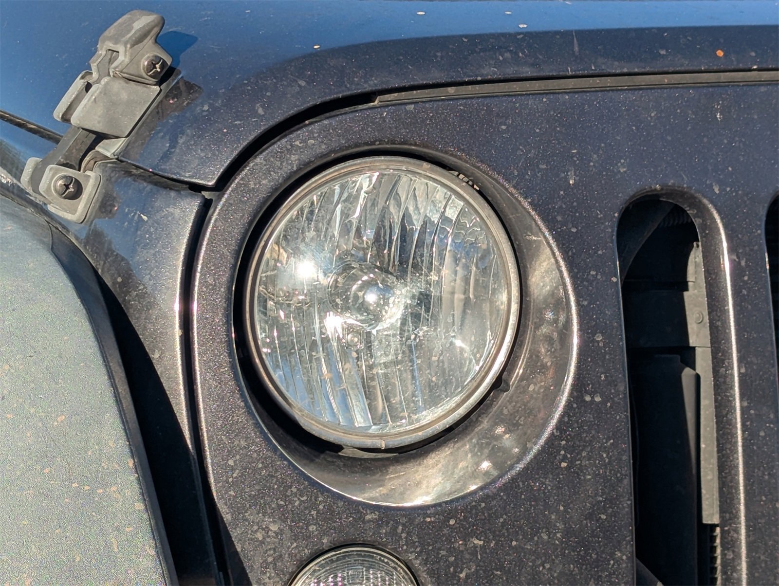 2016 Jeep Wrangler Unlimited Sport photo 3