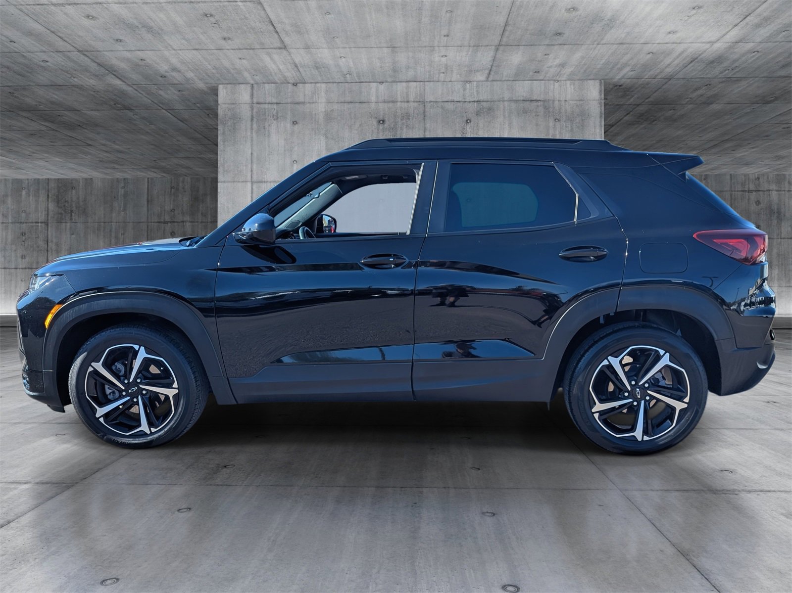 2023 Chevrolet Trailblazer RS photo 2