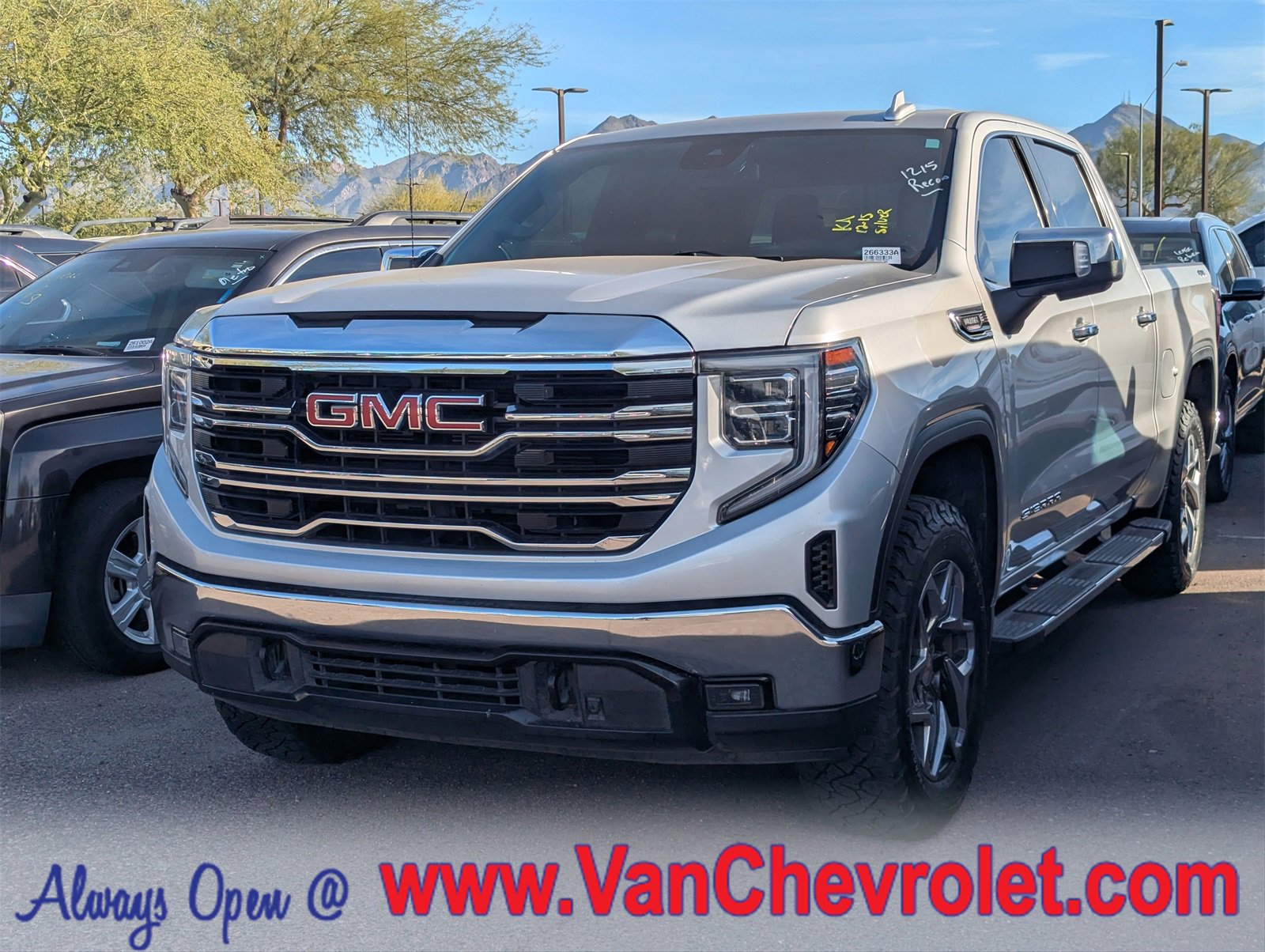 2022 GMC Sierra 1500 SLT's photo