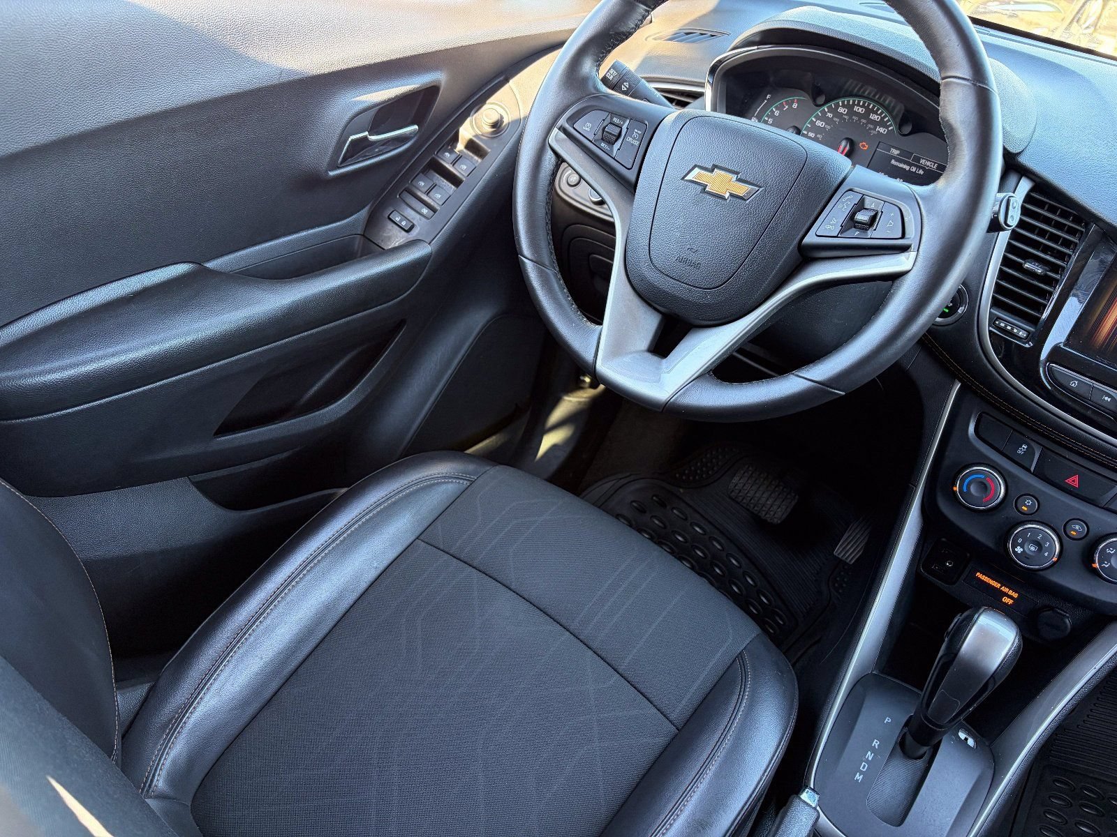 2022 Chevrolet Trax LT - Photo 17