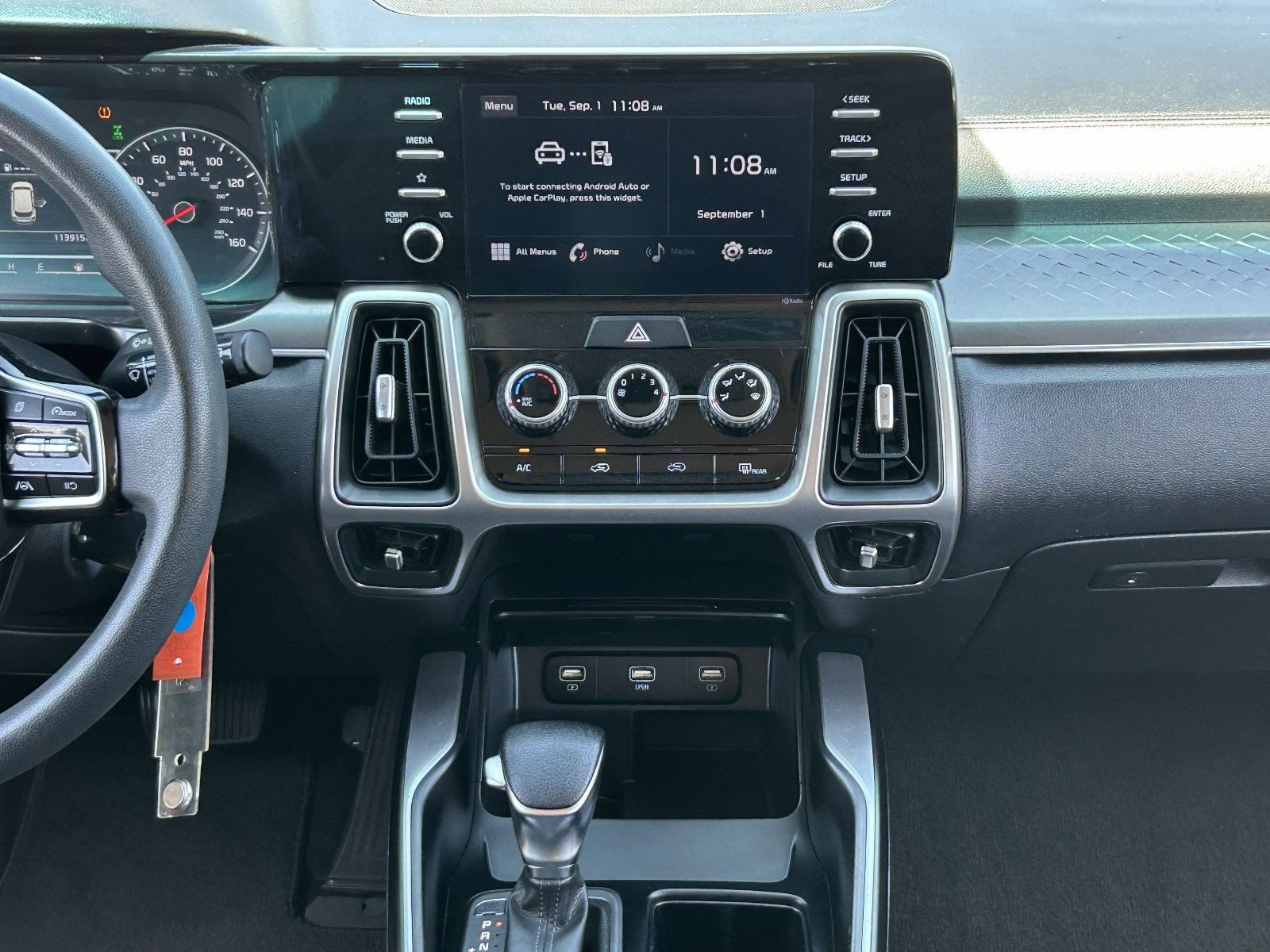 2021 Kia Sorento LX - Photo 18