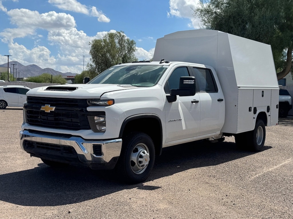 New 2024 Chevrolet Silverado 3500 HD Chassis Cab Work Truck Truck Crew Cab
