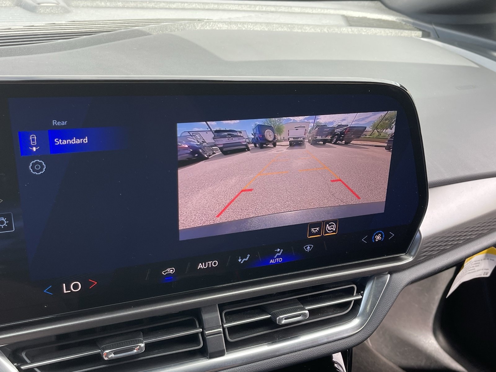 2025 Chevrolet Equinox EV LT - Photo 29