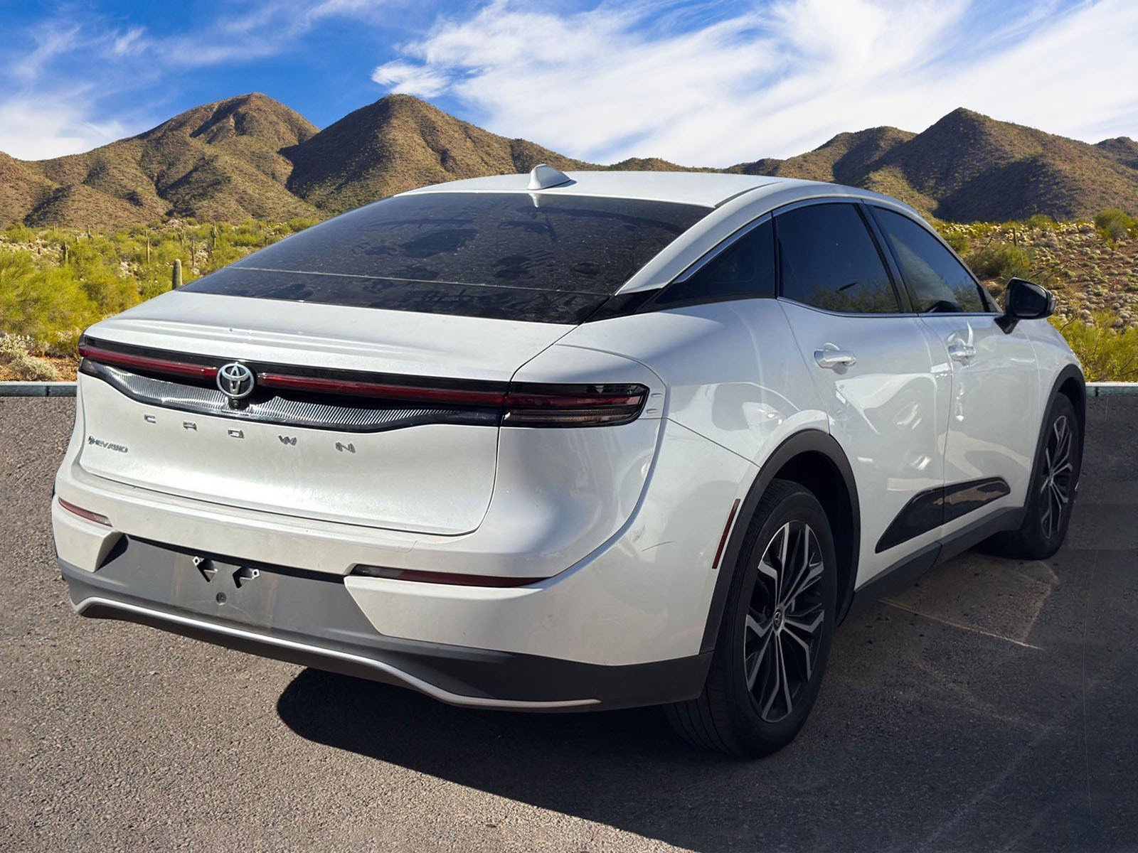 2024 Toyota Crown XLE photo 3