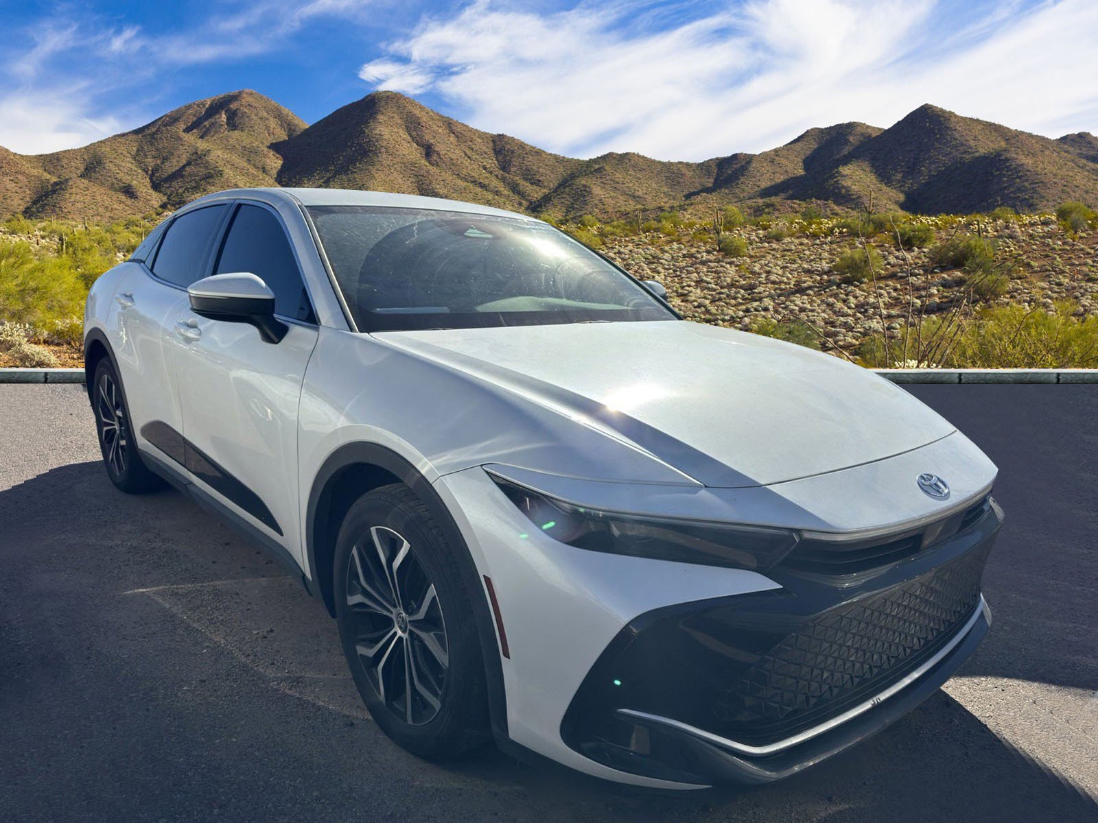 2024 Toyota Crown XLE photo 4