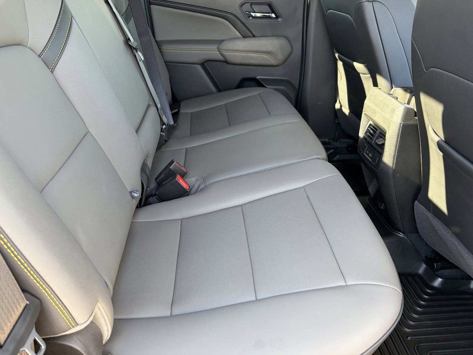 2025 Chevrolet Colorado ZR2 - Photo 14