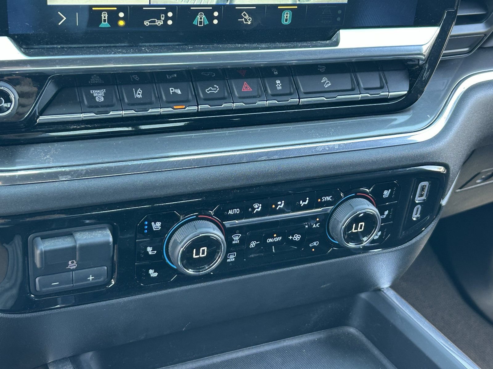 2024 Chevrolet Silverado 3500HD High Country - Photo 31