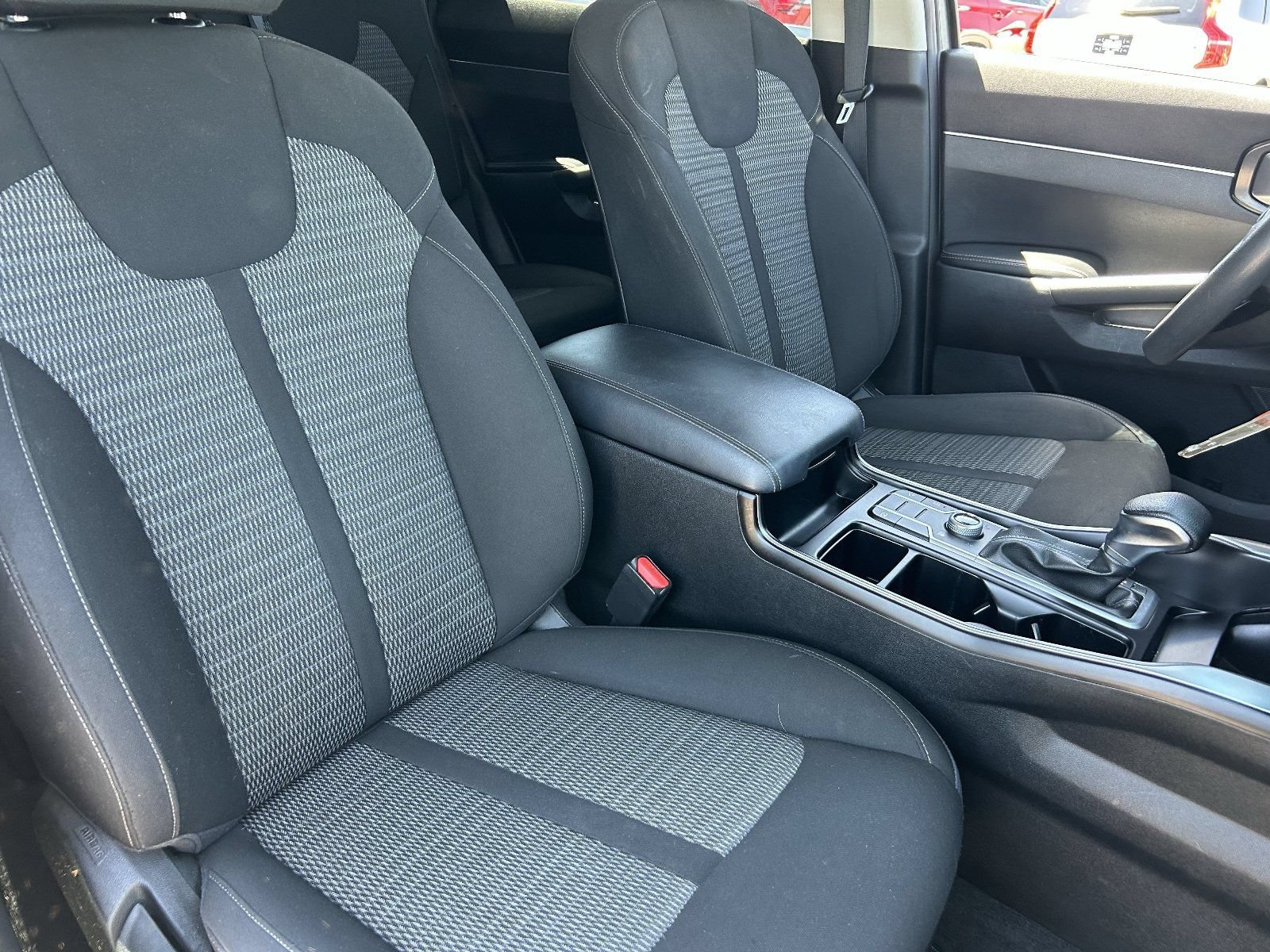 2021 Kia Sorento LX - Photo 10