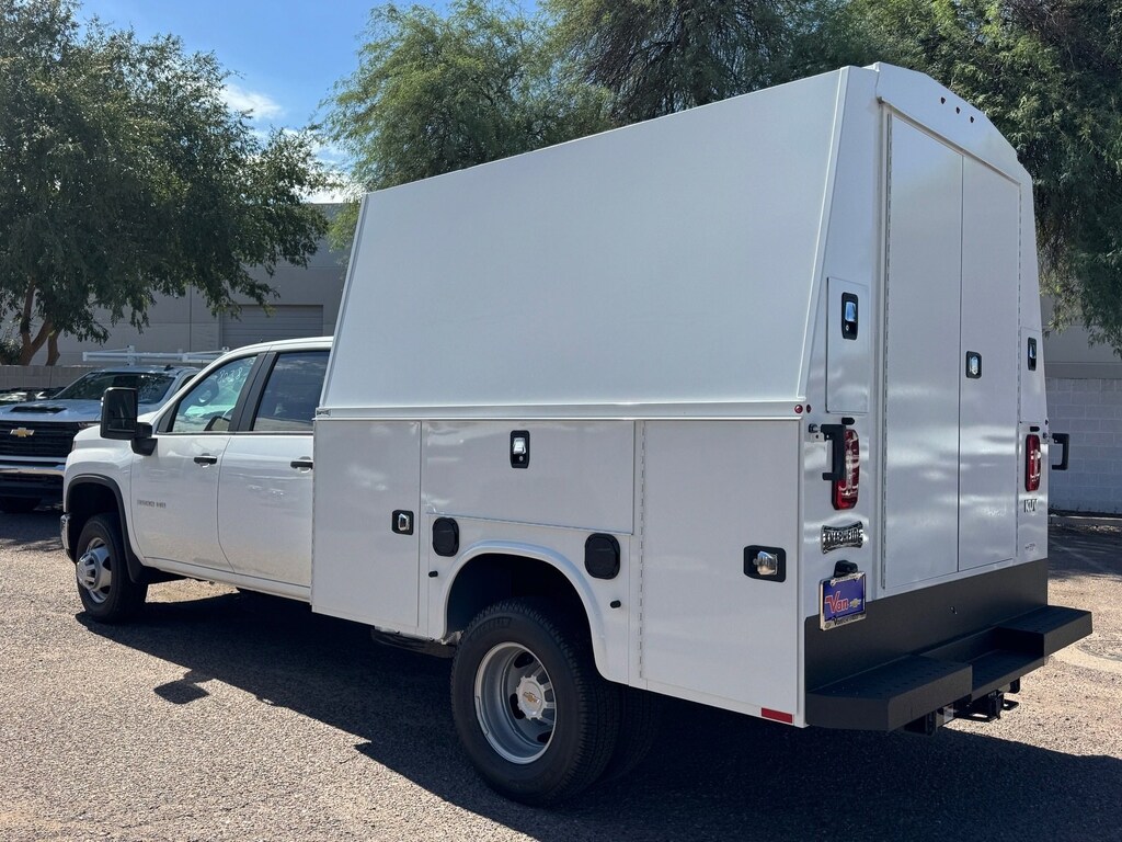 New 2025 Chevrolet Silverado 3500 HD Chassis Cab Work Truck Truck Crew Cab
