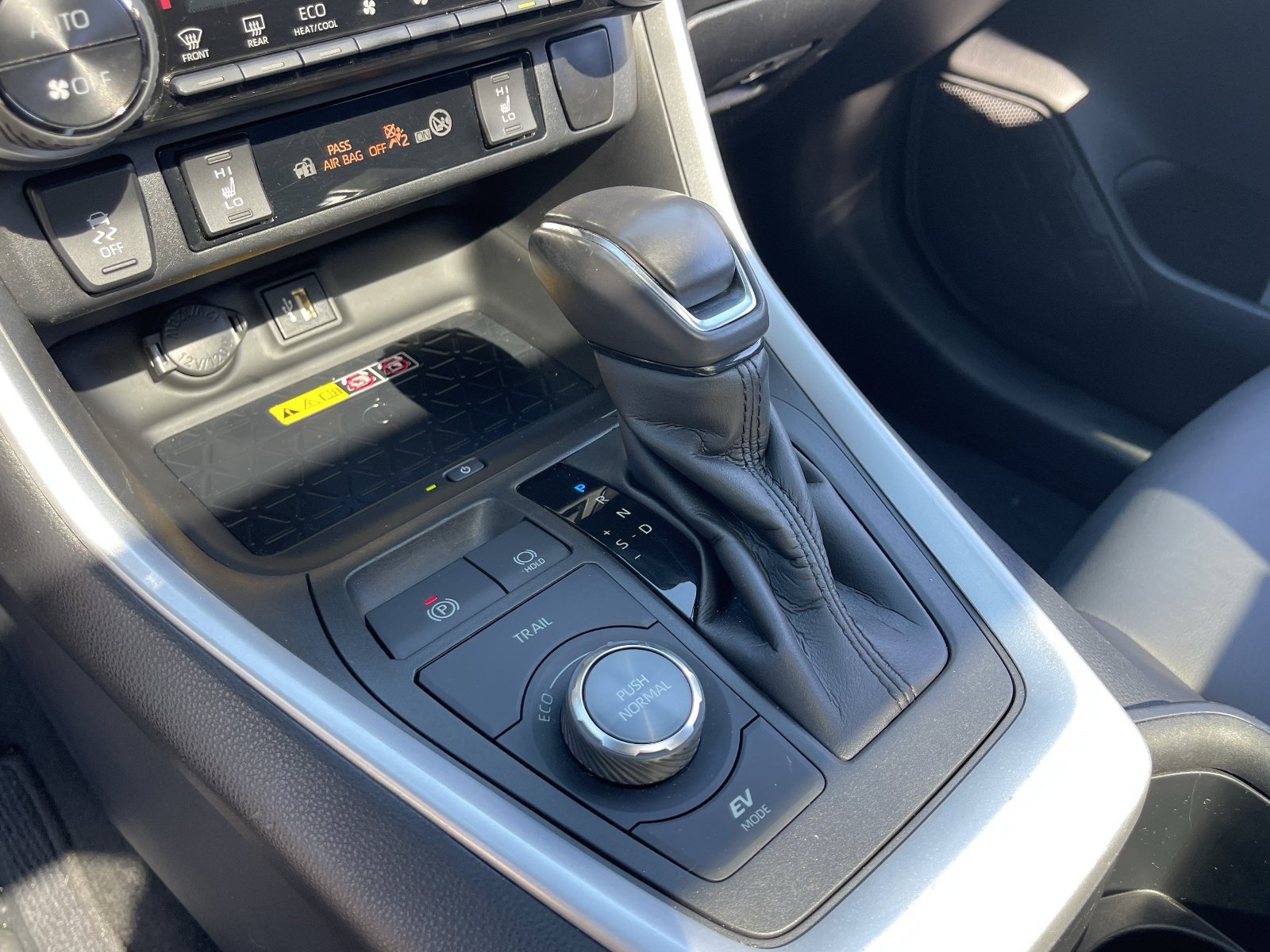 2023 Toyota RAV4 XSE - Photo 27