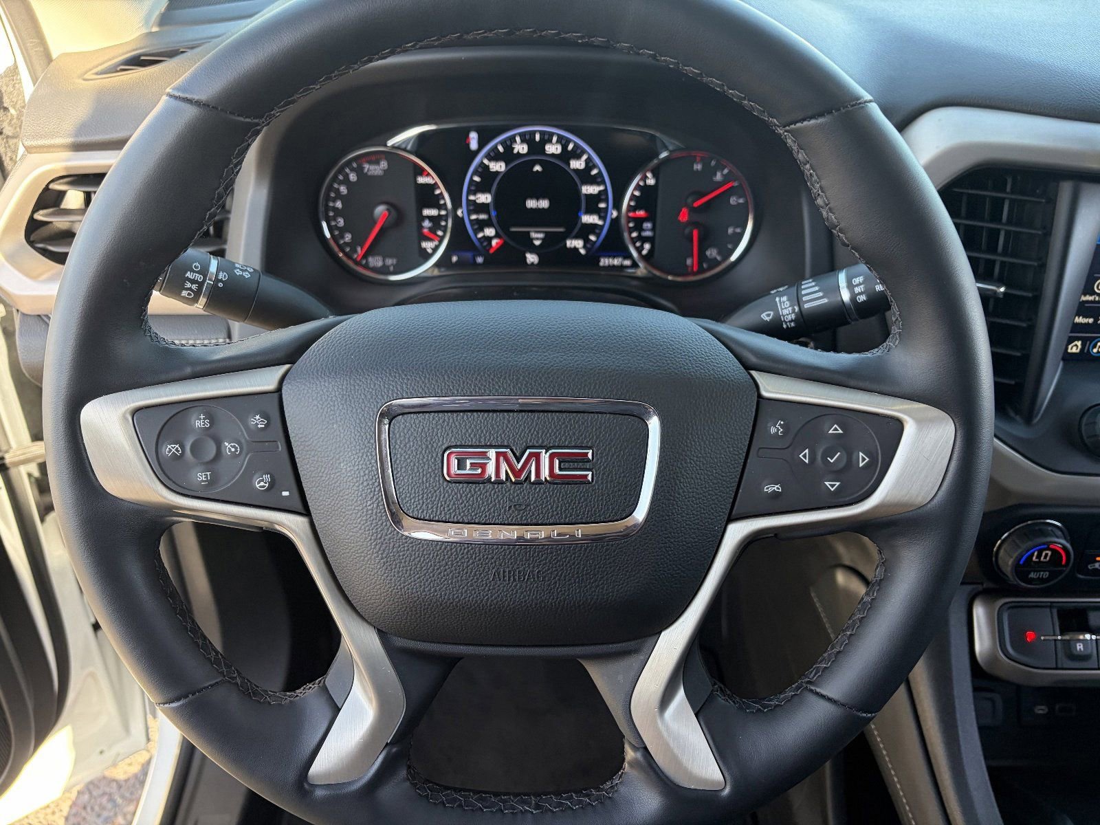 2023 GMC Acadia Denali - Photo 24