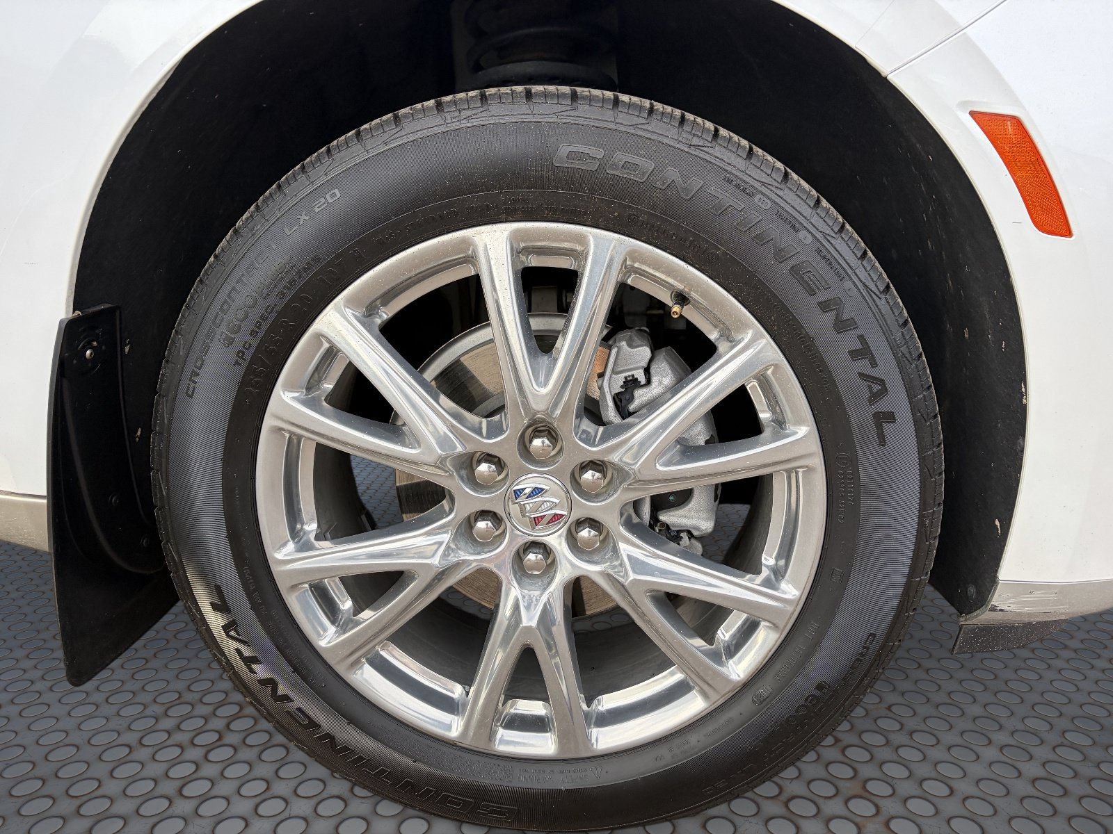 Used 2024 White Frost Tricoat Buick Essence image 10
