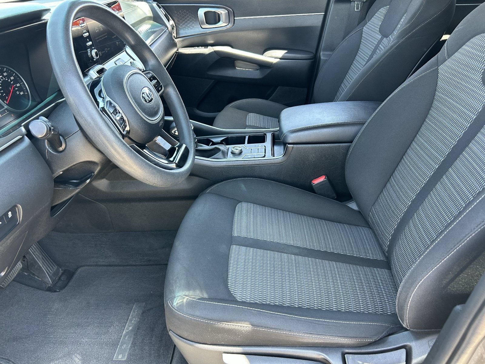 2021 Kia Sorento LX - Photo 25