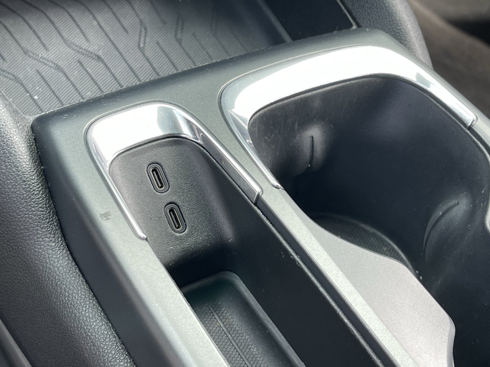 2025 Chevrolet Equinox EV LT - Photo 26