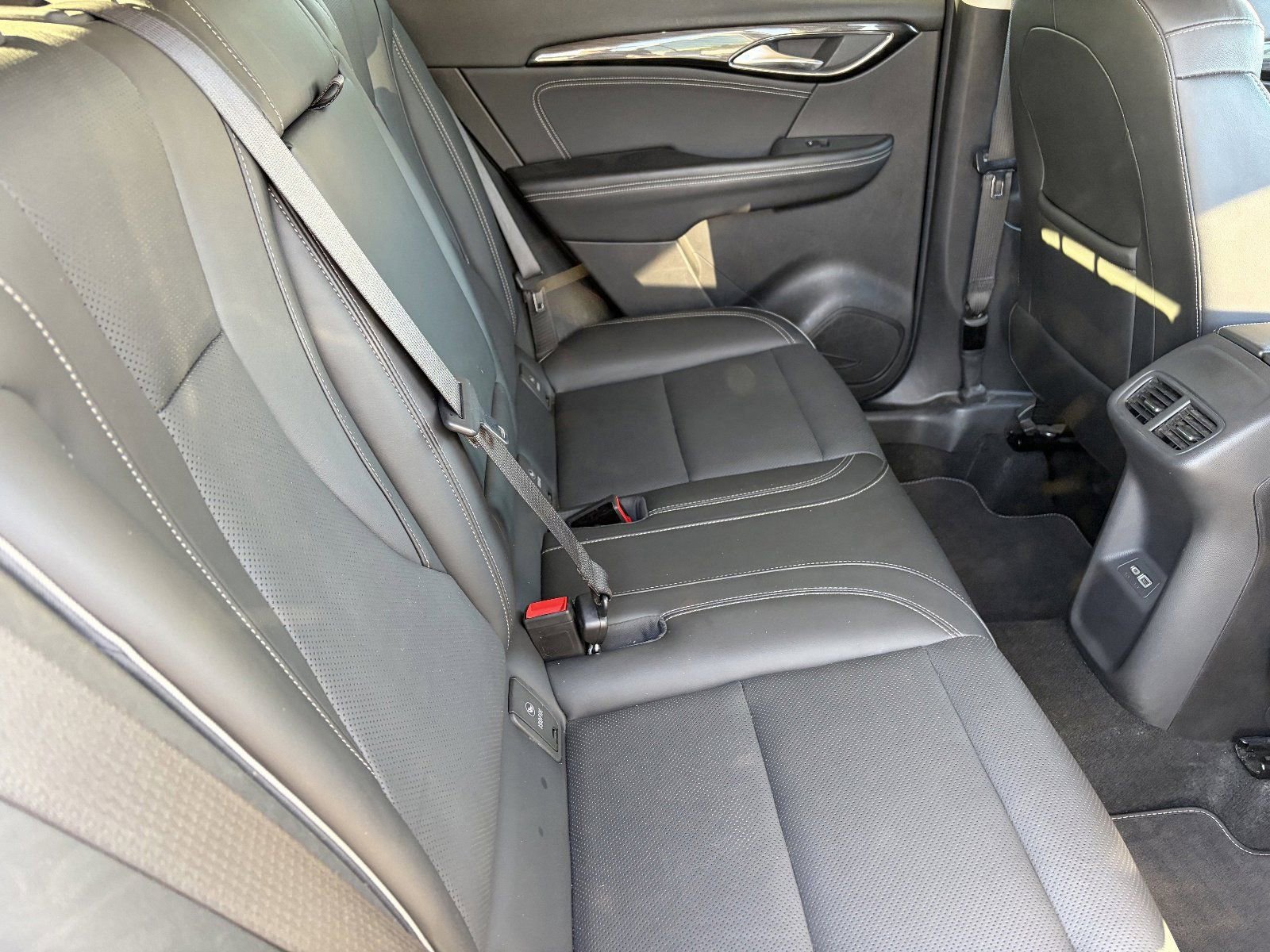 2022 Buick Envision Essence - Photo 14