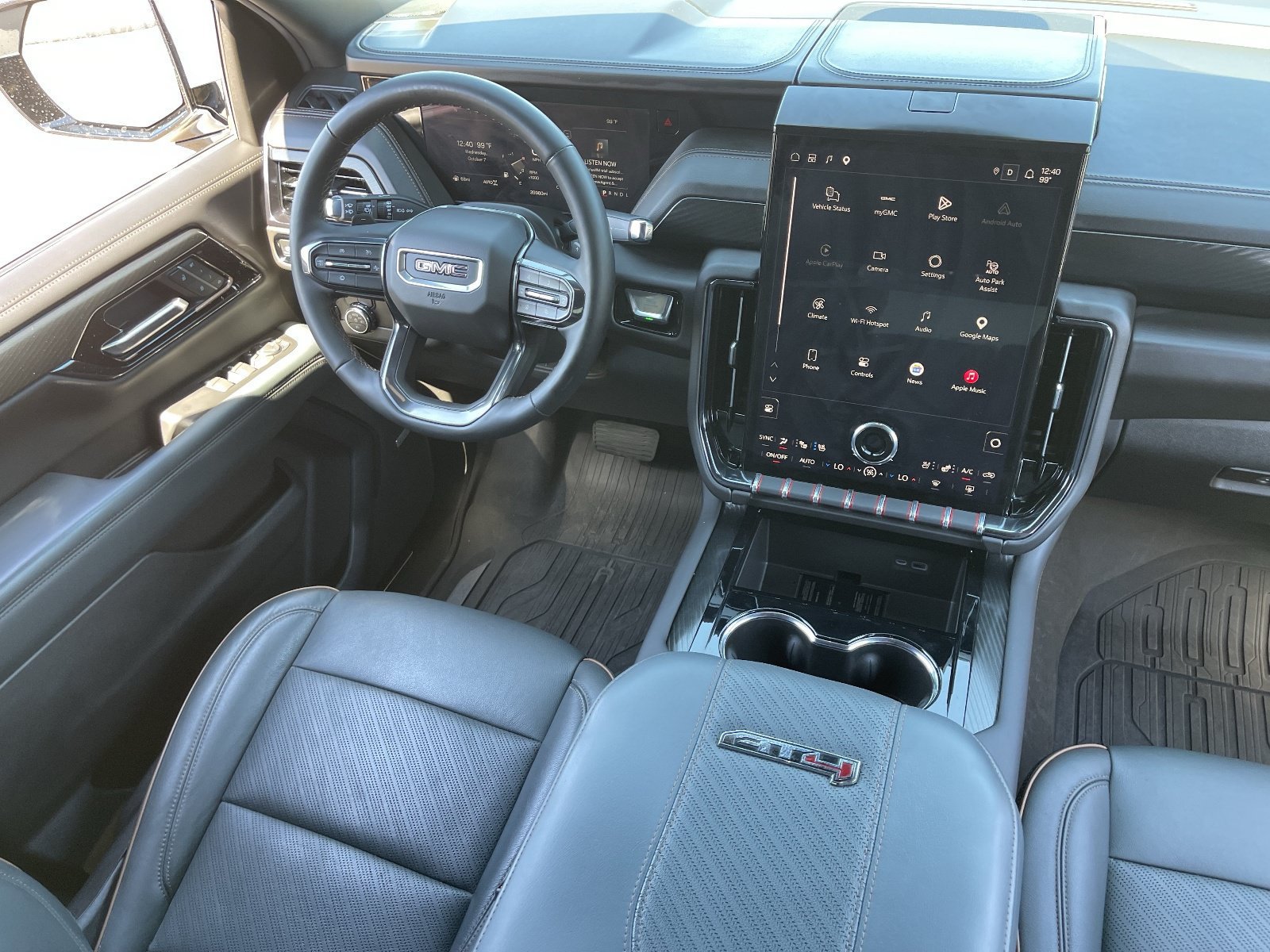 2025 GMC Yukon AT4 - Photo 16