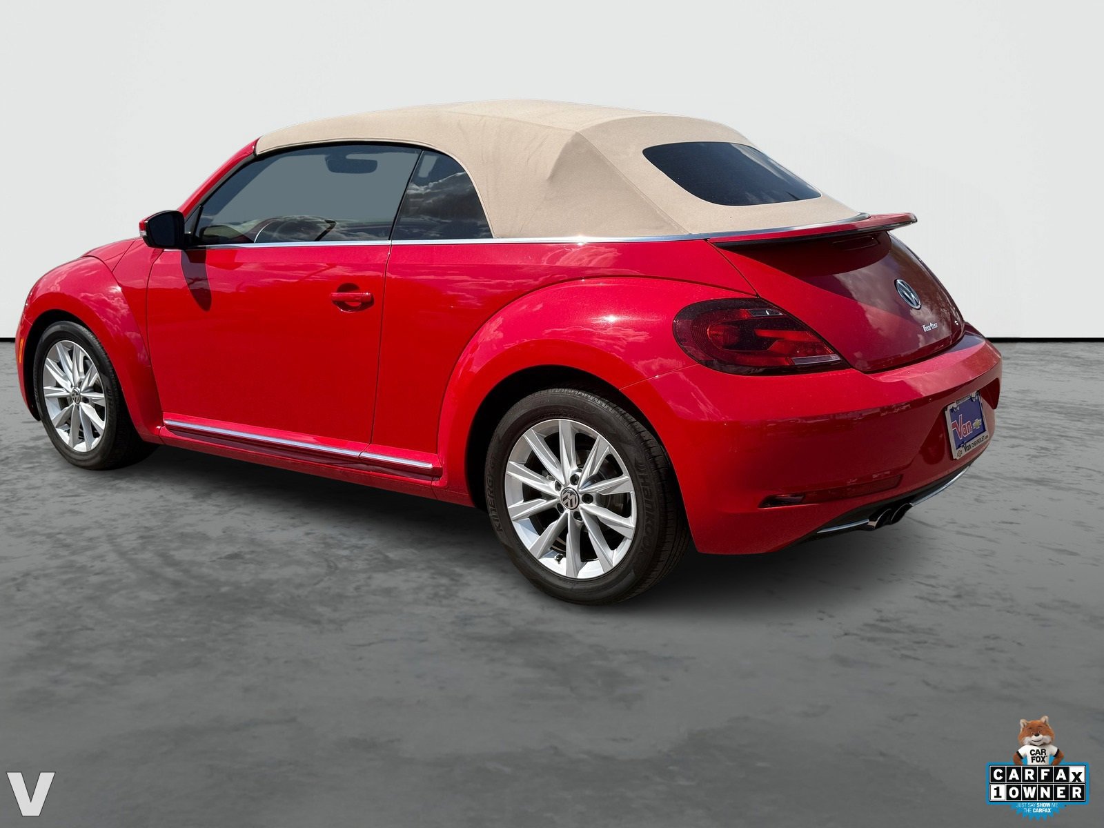 2019 Volkswagen Beetle Convertible S photo 3
