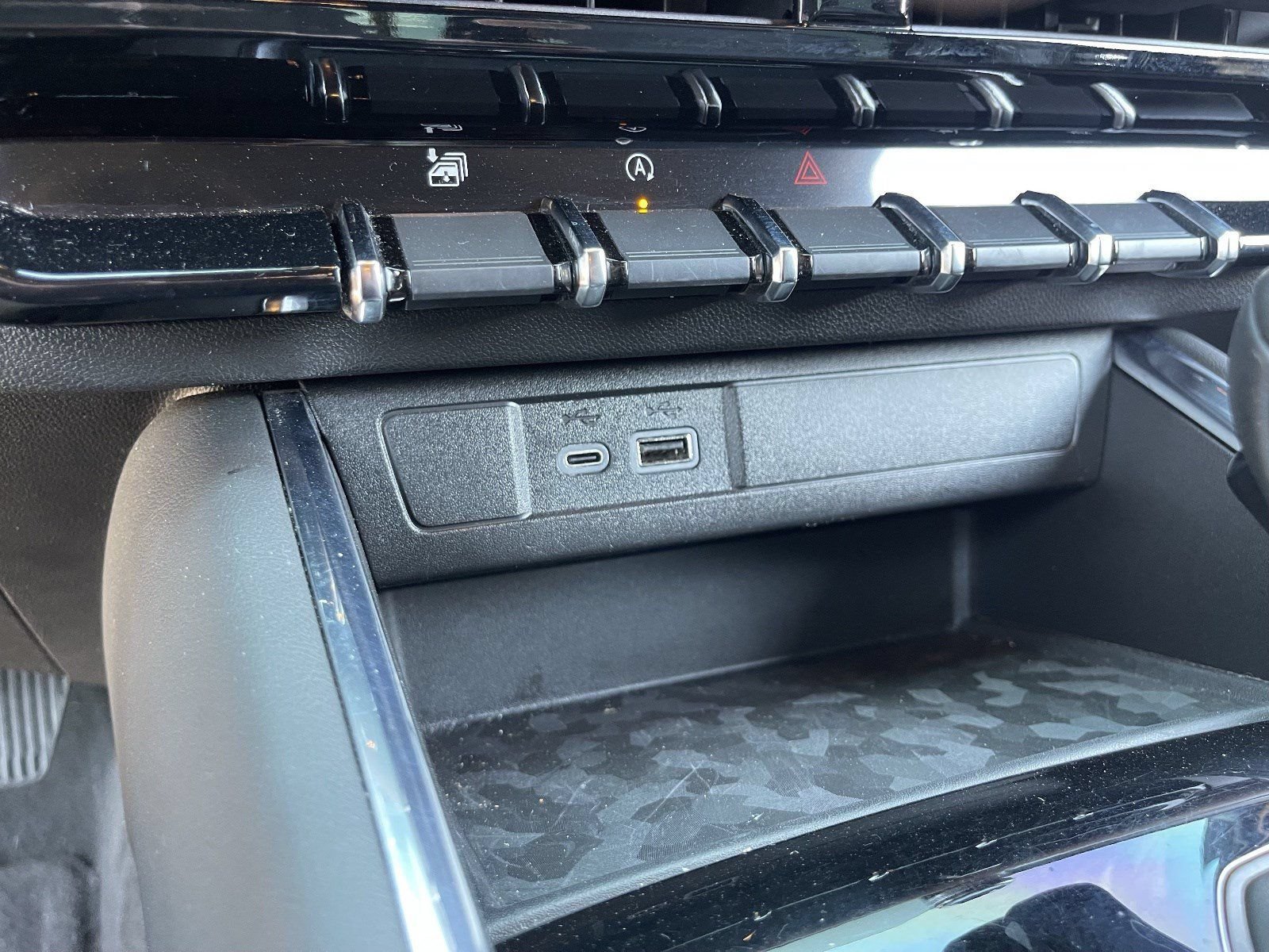 2025 GMC Canyon AT4 - Photo 28