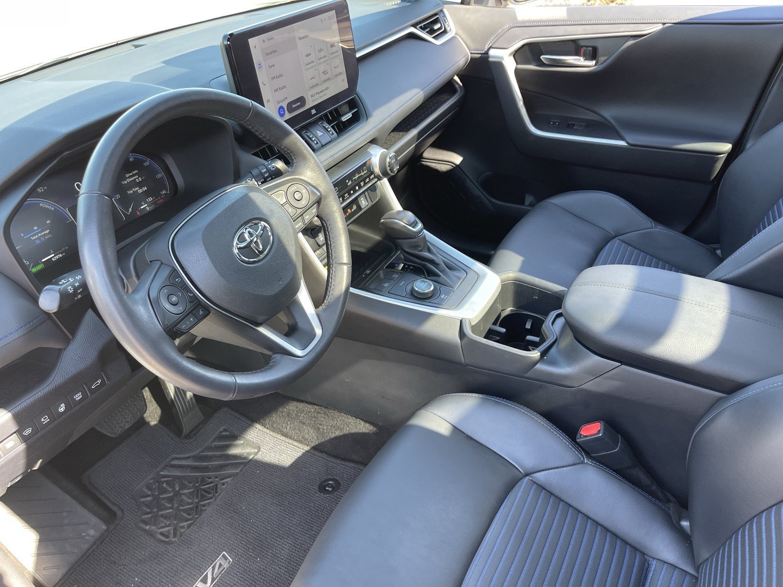 2023 Toyota RAV4 XSE - Photo 19