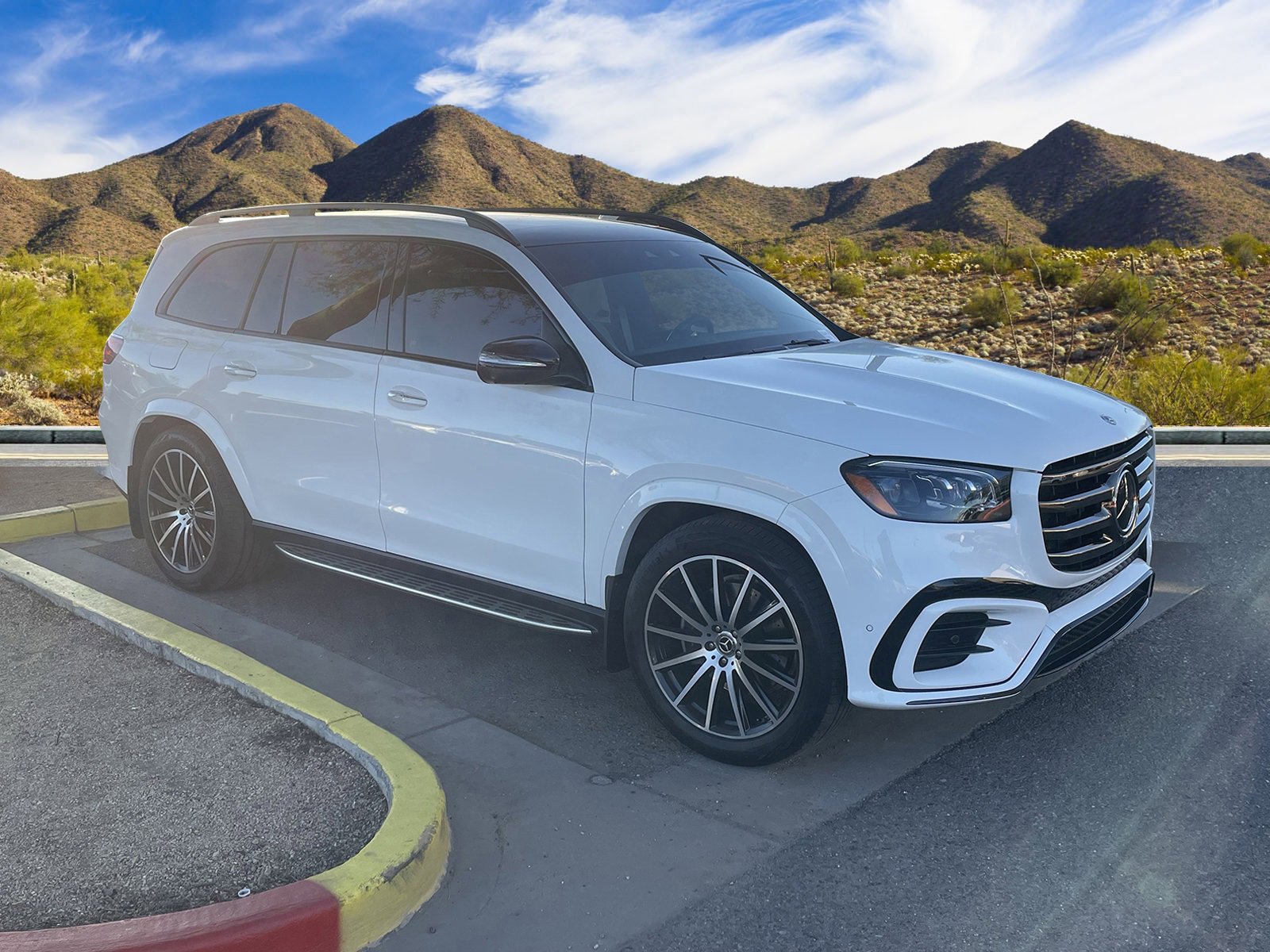 2025 Mercedes Benz GLS 450 4MATIC photo 2