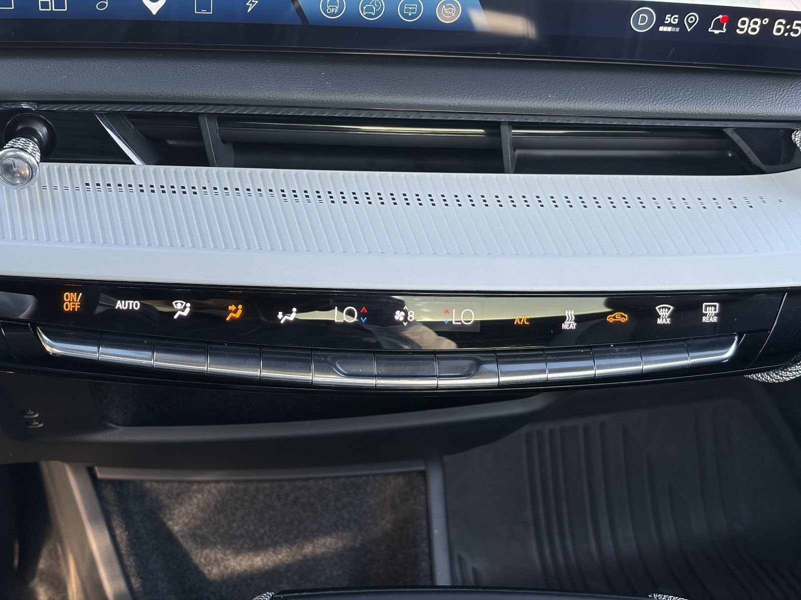 2025 Cadillac OPTIQ Sport 1 - Photo 29